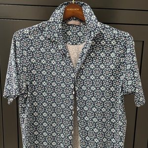 100 % cotton button down summer shirt Mens